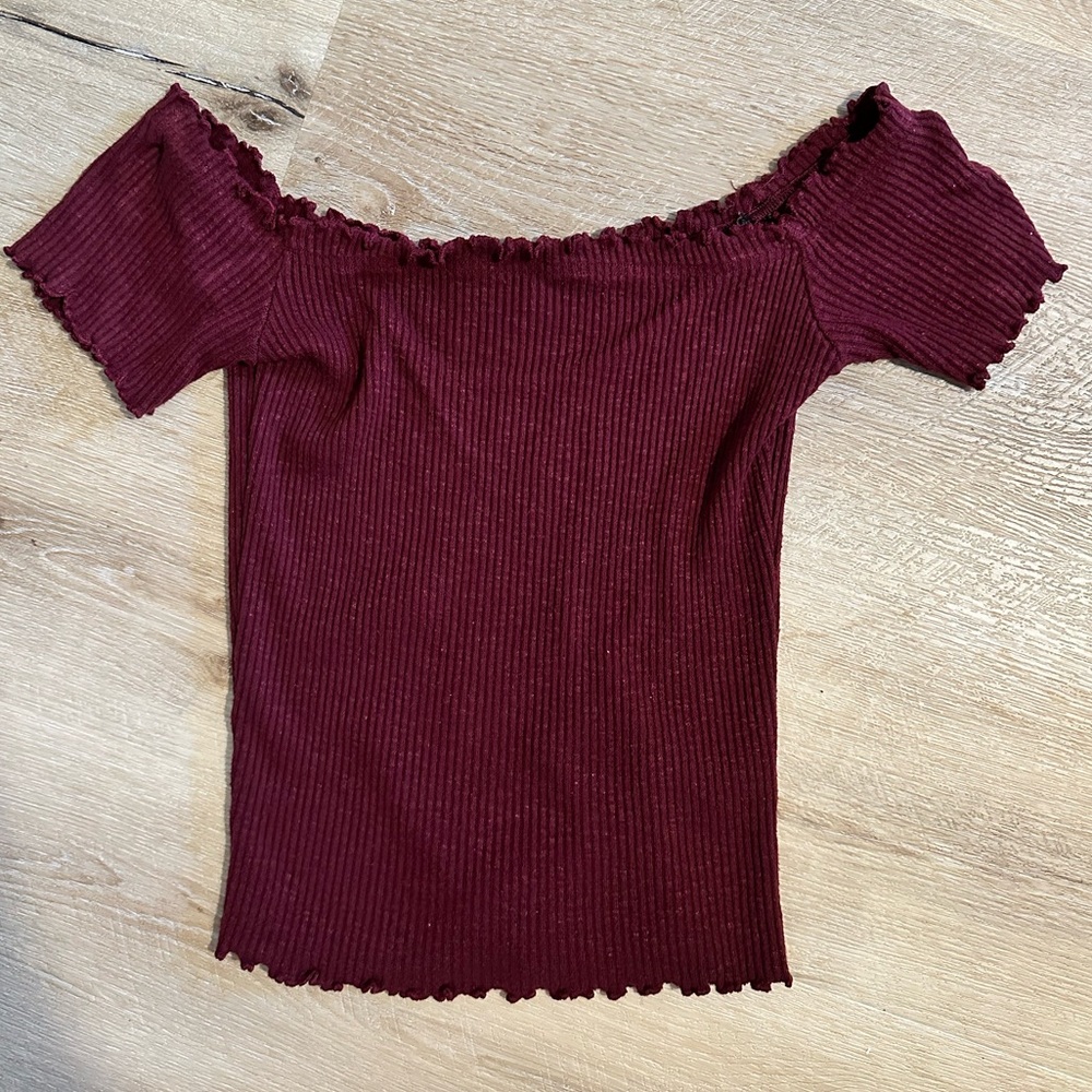 Maroon off the shoulder stretchy top